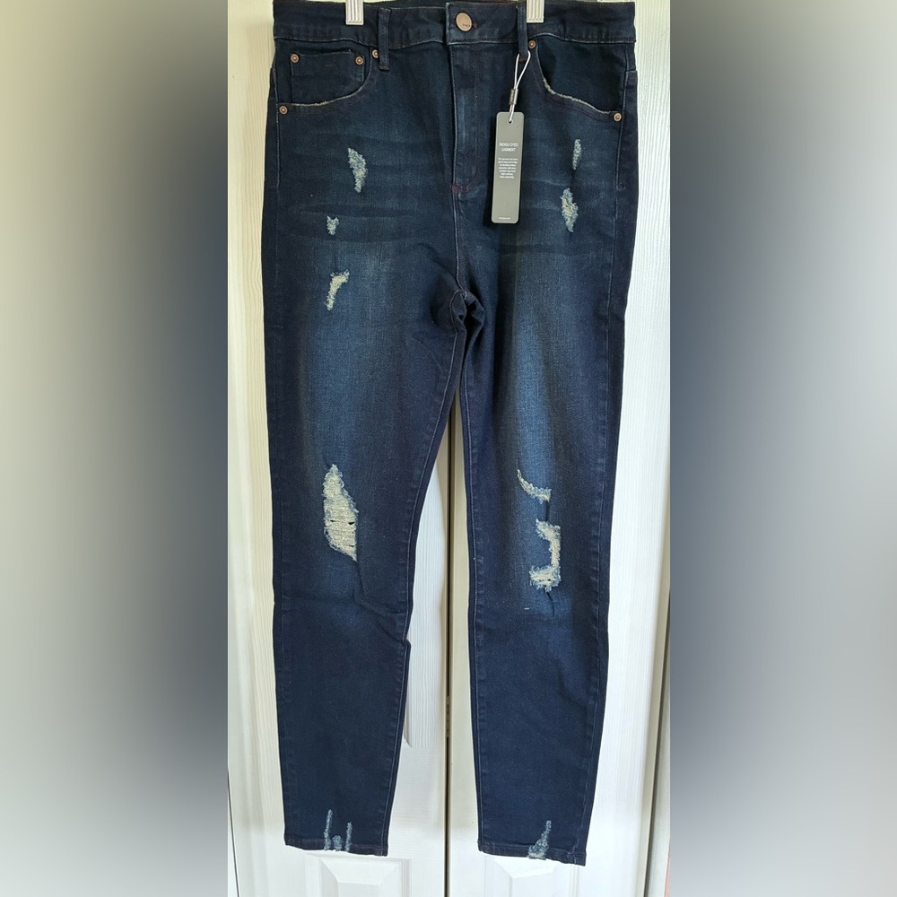 Tractr NEW Dark Blue Wash Distressed Indigo High Rise Jeans for Women Size 6/28